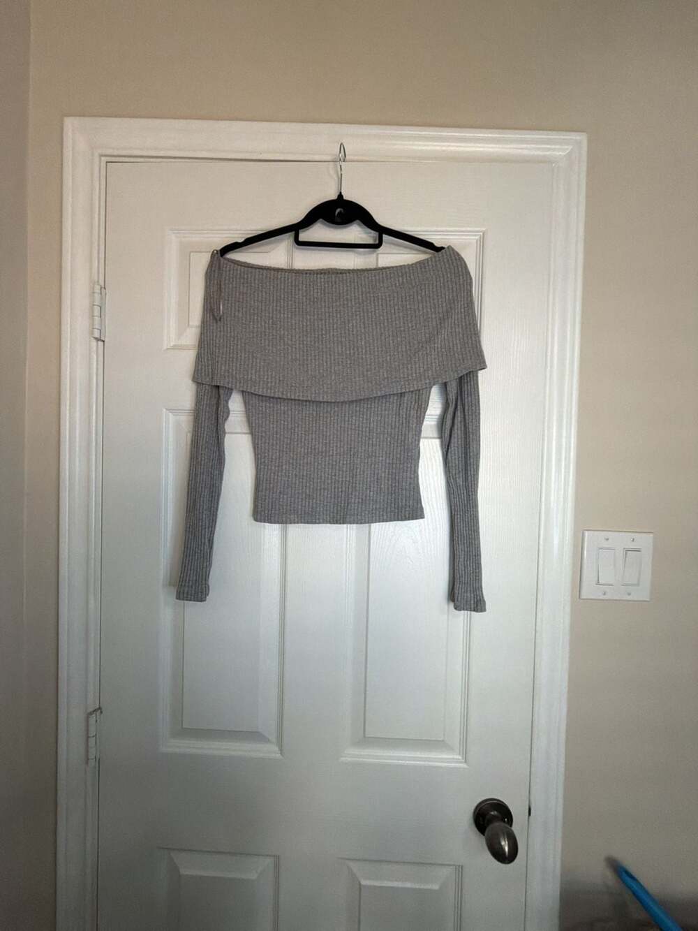 Urban Outfitters Grey Ribbed Foldover Off-The-Shoulder Long Sleeve Knit Top